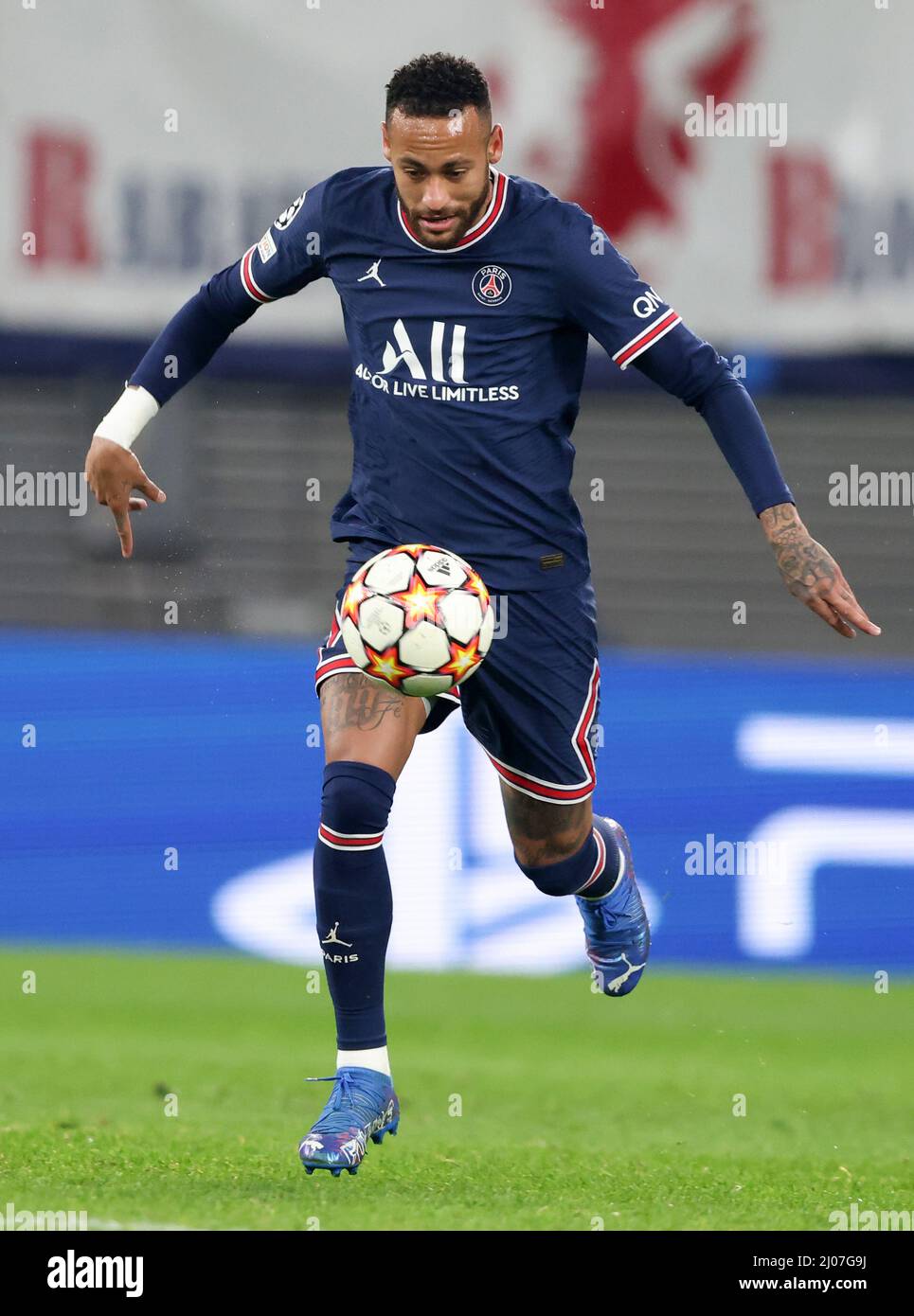 Neymar of Paris Saint Germain Fussball UEFA Championsleague RB Leipzig - Paris  St Germain Saison 2021 / 2022 3.11.2021 © diebilderwelt / Alamy Stock Stock  Photo - Alamy