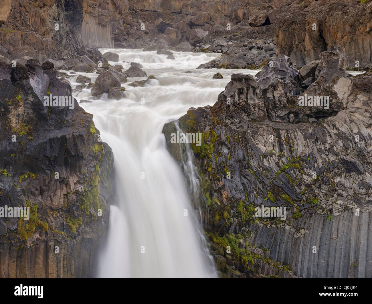 Waterfall Aldeyjarfoss. Das Hochland von Island an der Sprengisandur Piste. Europa, Nordeuropa, Island Stock Photo