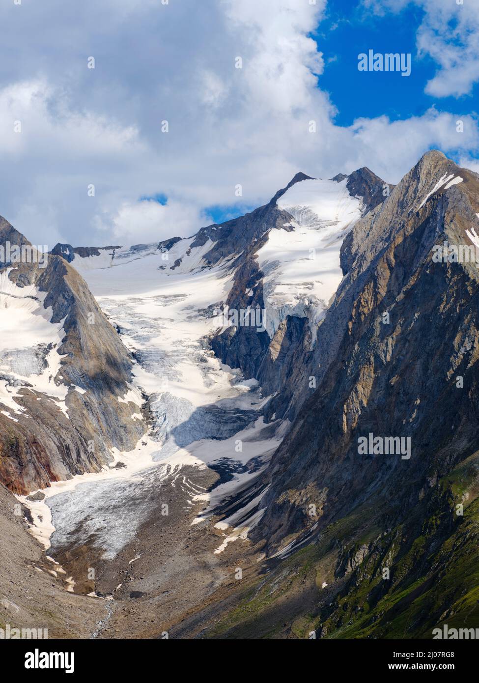 Valley Gaisbergtal and Mt. Lieberkogel seen from Mt. Hohe Mut. Oetztal Alps in the nature park Oetztal near village Obergurgl. Europe, Austria, Tyrol Stock Photo