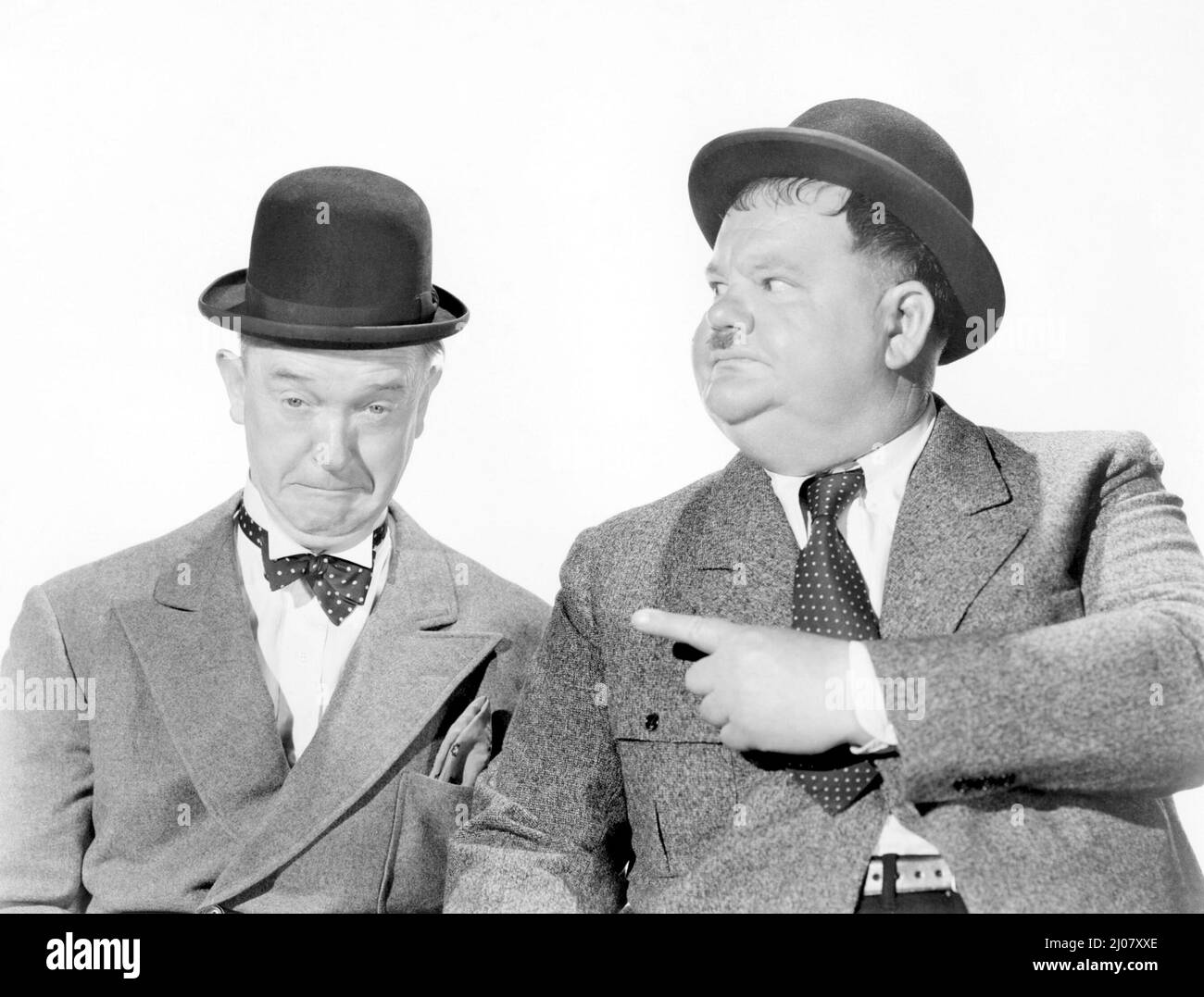 OLIVER HARDY and STAN LAUREL in THE BIG NOISE (1944), directed by MALCOLM ST. CLAIR. Credit: 20TH CENTURY FOX / Album Stock Photo