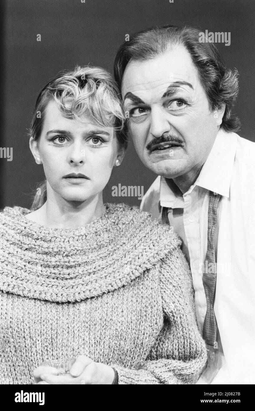 Joanne Pearce (Jean Rice), Peter Bowles (Archie Rice) in THE ENTERTAINER by John Osborne at the Shaftesbury Theatre, London WC1  06/06/1986  design: Martin Johns lighting: Gerry Jenkinson director: Robin Lefevre Stock Photo