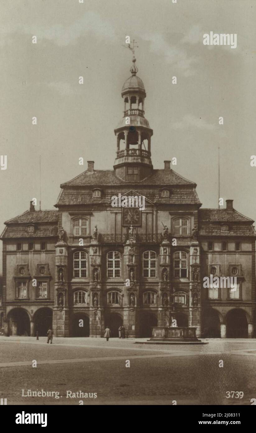 Rathaus von Lüneburg, Niedersachsen, Deutschland, Ansicht um ca 1910, digitale Reproduktion einer historischen Postkarte, public domain, aus der damaligen Zeit, genaues Datum unbekannt Stock Photo