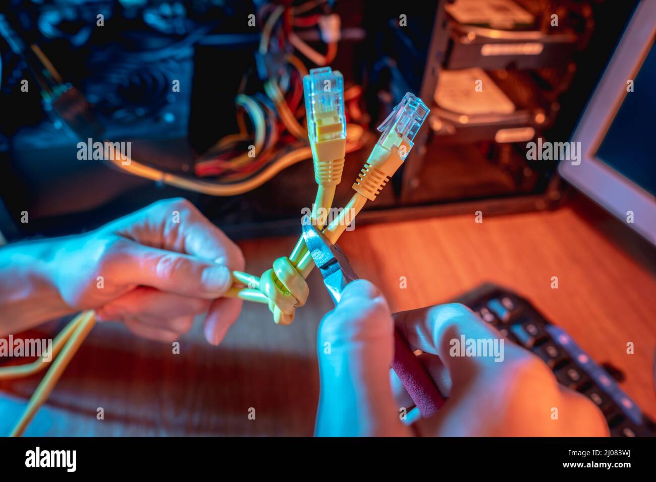 Cut Internet Connection Broadband wiring hi-res stock photography and images - Alamy