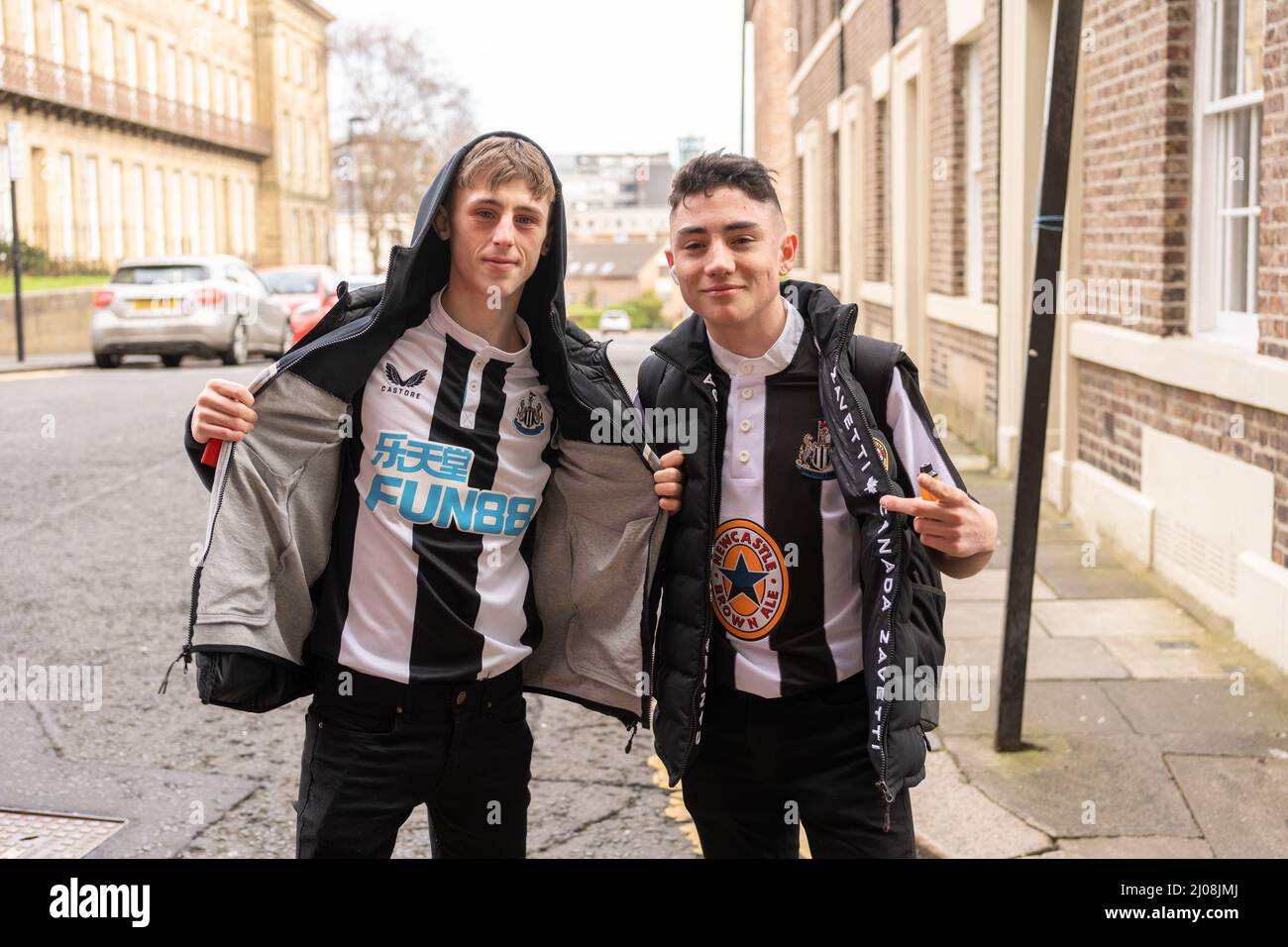 Newcastle united fans hires stock photography and images Alamy