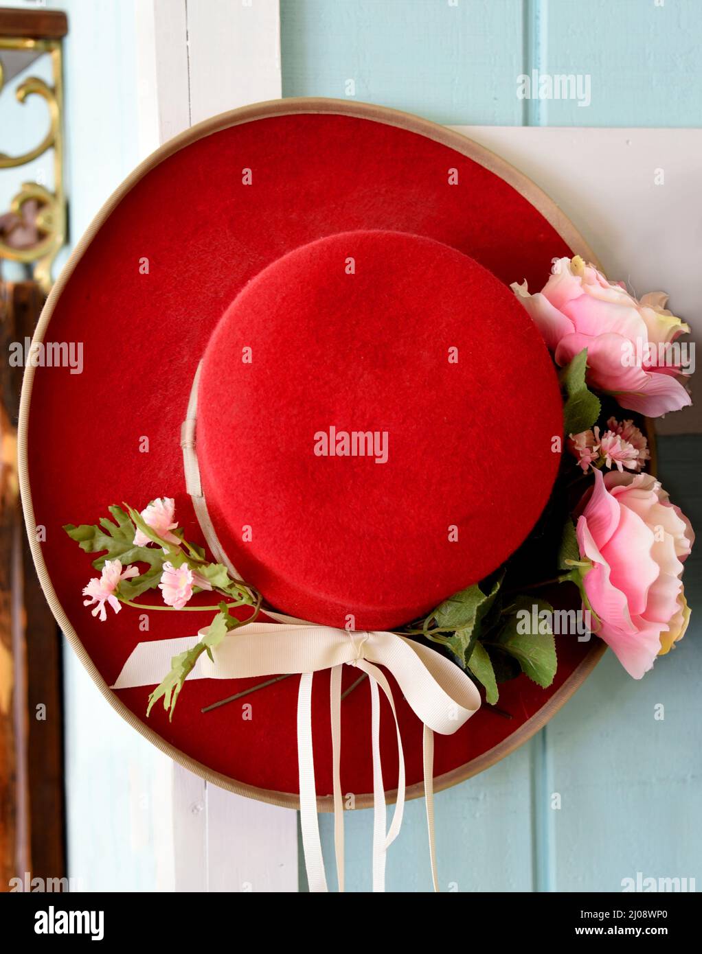 Antique felt hat hi-res stock photography and images - Alamy