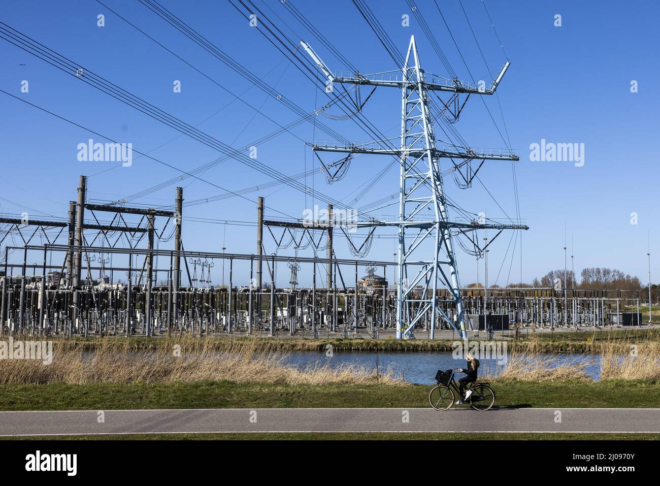 ILLUSTRATIEF - Hoogspanningsstation Tennet Rijswijk Wateringen met Concordemasten.ANP/Hollandse Hoogte / Laurens Van Putten Stock Photo