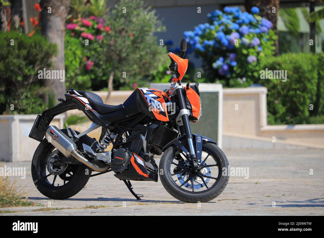 Motorcycle 125 duke hi-res stock photography and images - Alamy Motorcycle 125 duke hi-res stock photography and images - Alamy