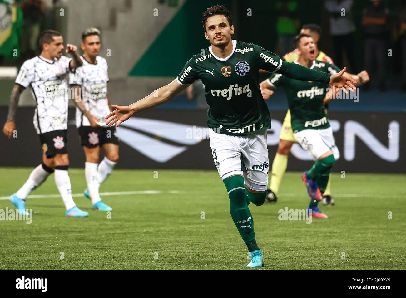 SP - Sao Paulo - 01/26/2022 - PAULISTA 2022, PALMEIRAS X PONTE PRETA - Rony  Palmeiras player celebrates his goal during a match against Ponte Preta at  the Arena Allianz Parque stadium