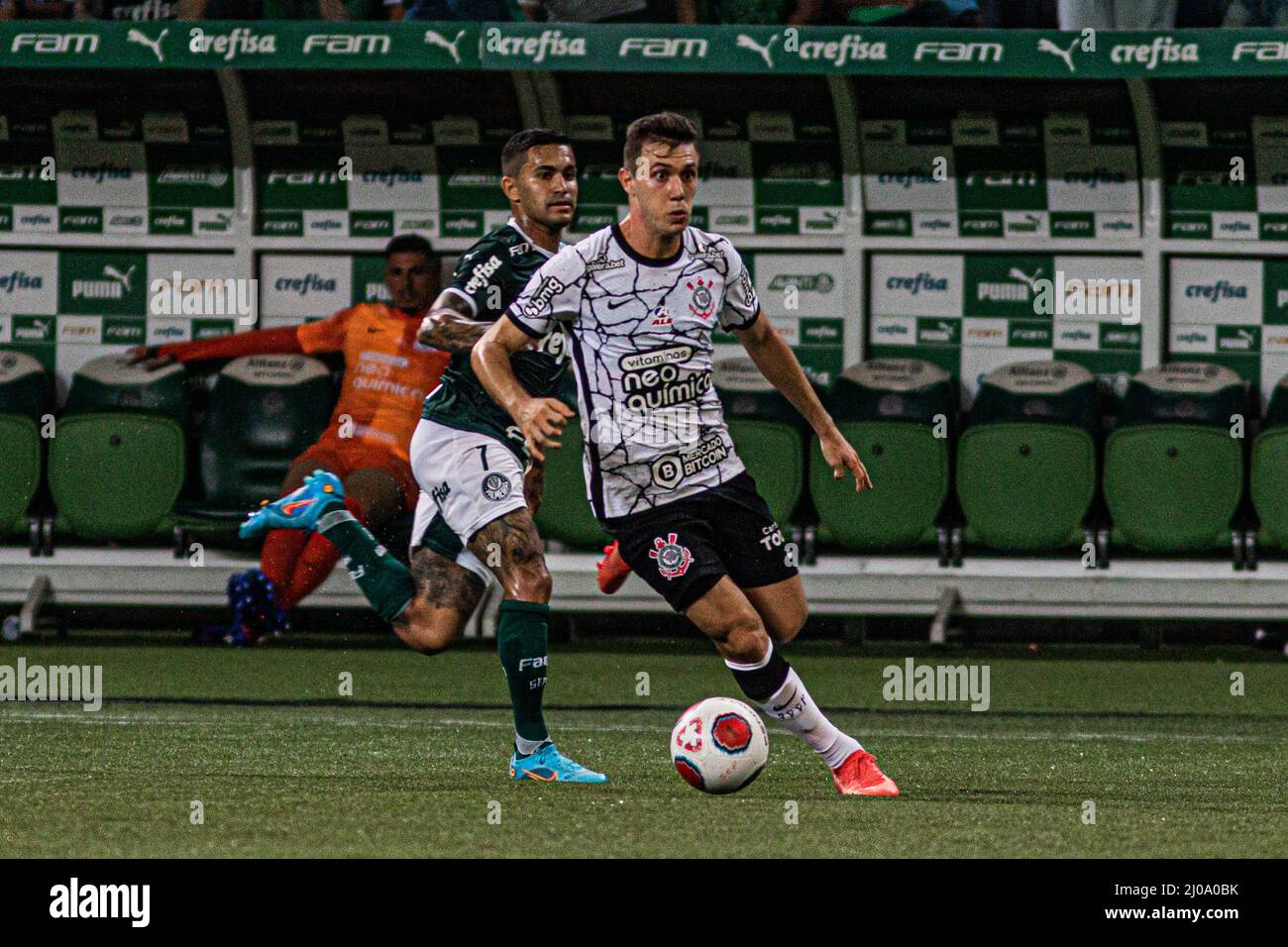 SÃO PAULO, SP - 17.03.2022: PALMEIRAS X CORINTHIANS - Gustavo Gómez in the  match between Palmeiras X Corinthians, valid for the 6th round (delayed) of  the 2022 Campeonato Paulista, held at the