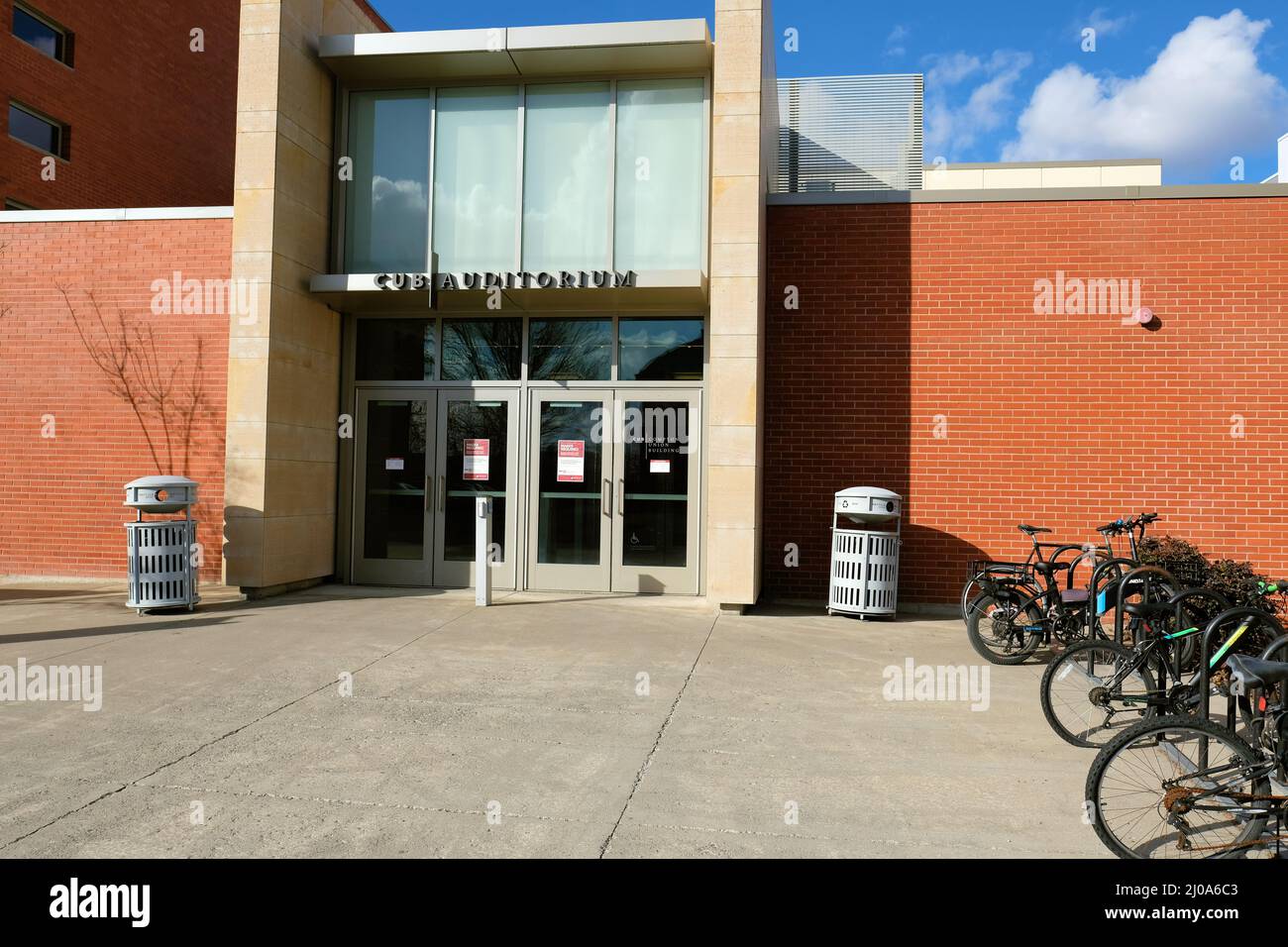Entrance to the Compton Union Building on the campus of Washington State University in Pullman, Washington, USA; CUB student center and bike racks. Stock Photo