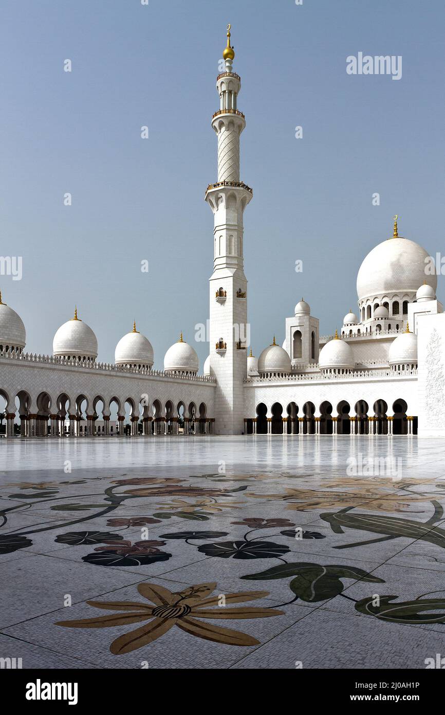 Sheikh Zayed Mosque Stock Photo - Alamy