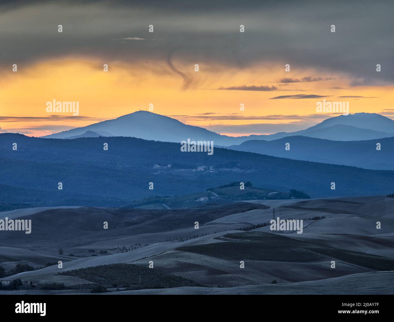 Beautiful shot natural mountain hi-res stock photography and images - Alamy