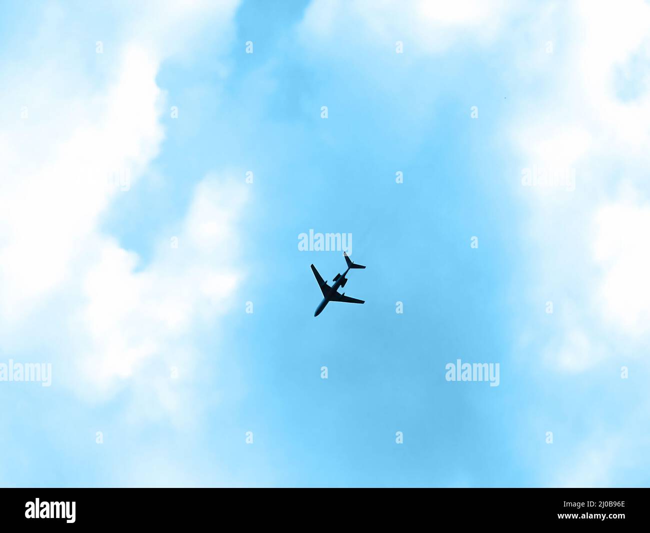 Sky airline plane hi-res stock photography and images - Alamy