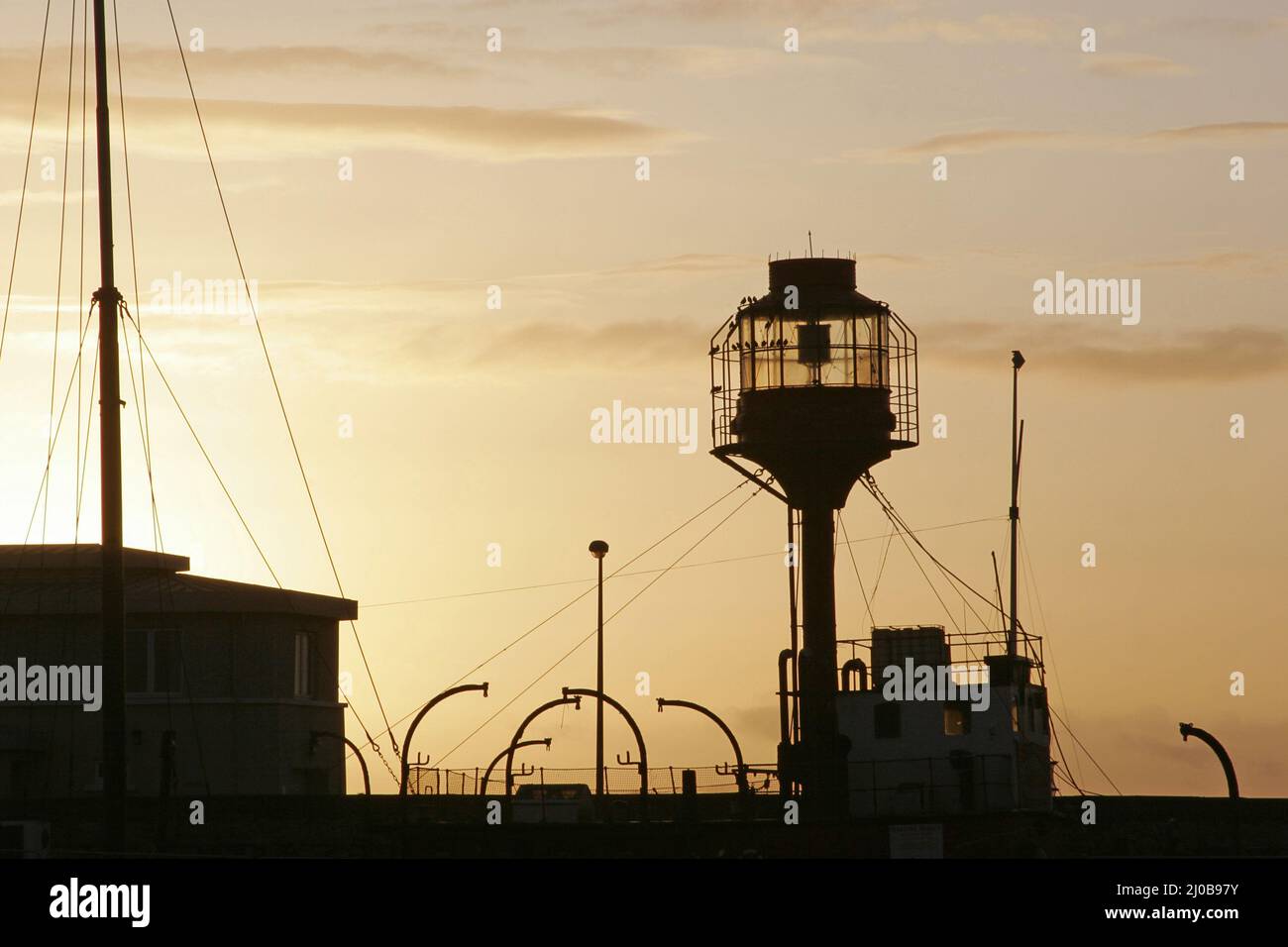 Nautical silhouette hi-res stock photography and images - Alamy