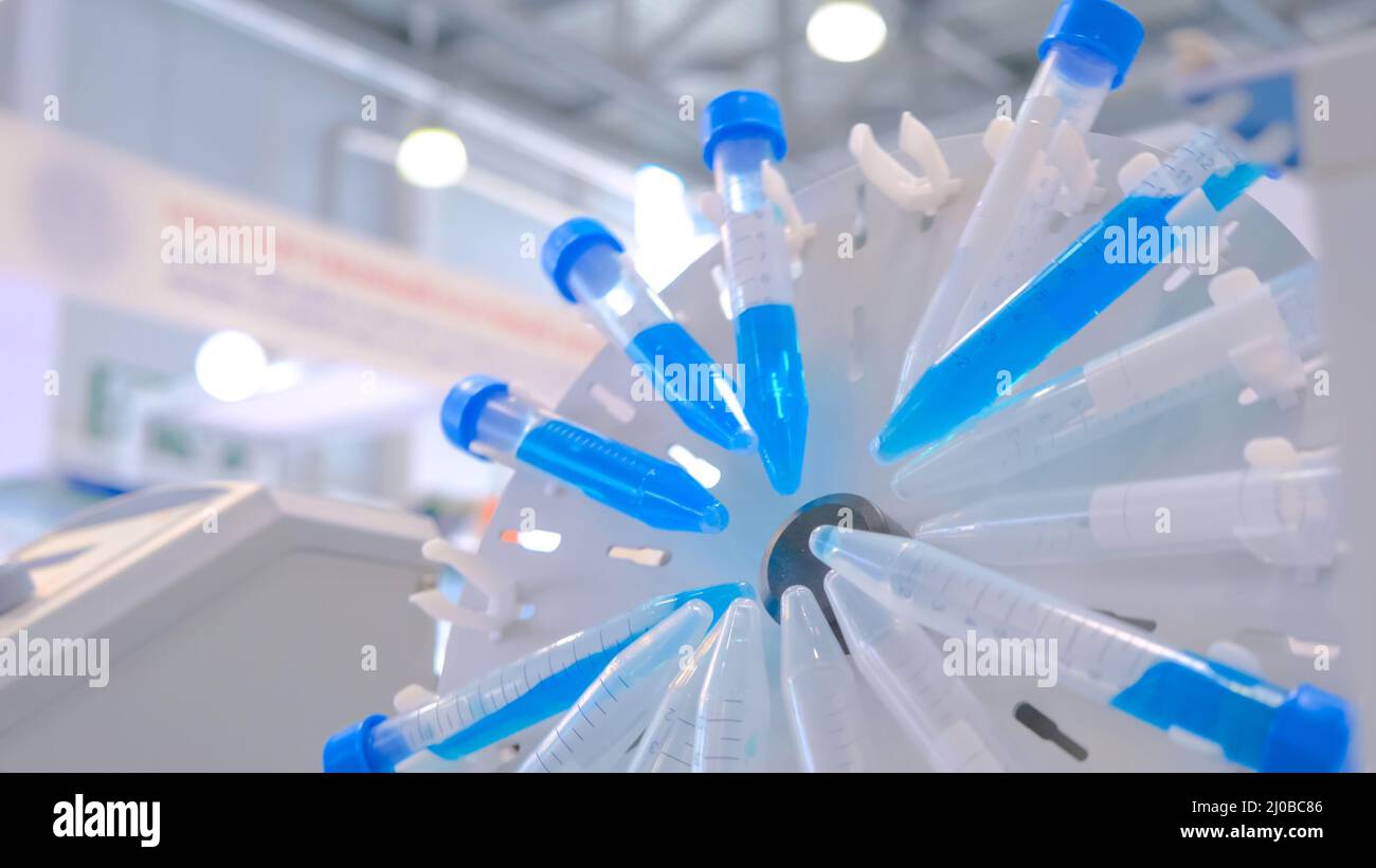 Digital circular tube rotator for effective mixing biological samples