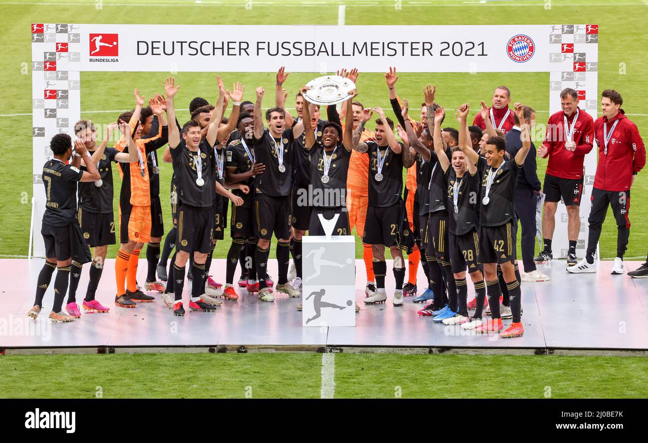 Bundesliga meisterschale hi-res stock photography and images - Page 9 -  Alamy