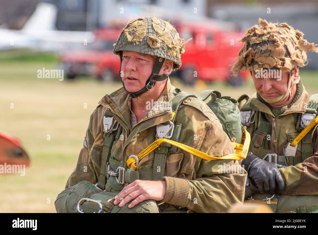 Paratrooper uk hires stock photography and images Alamy