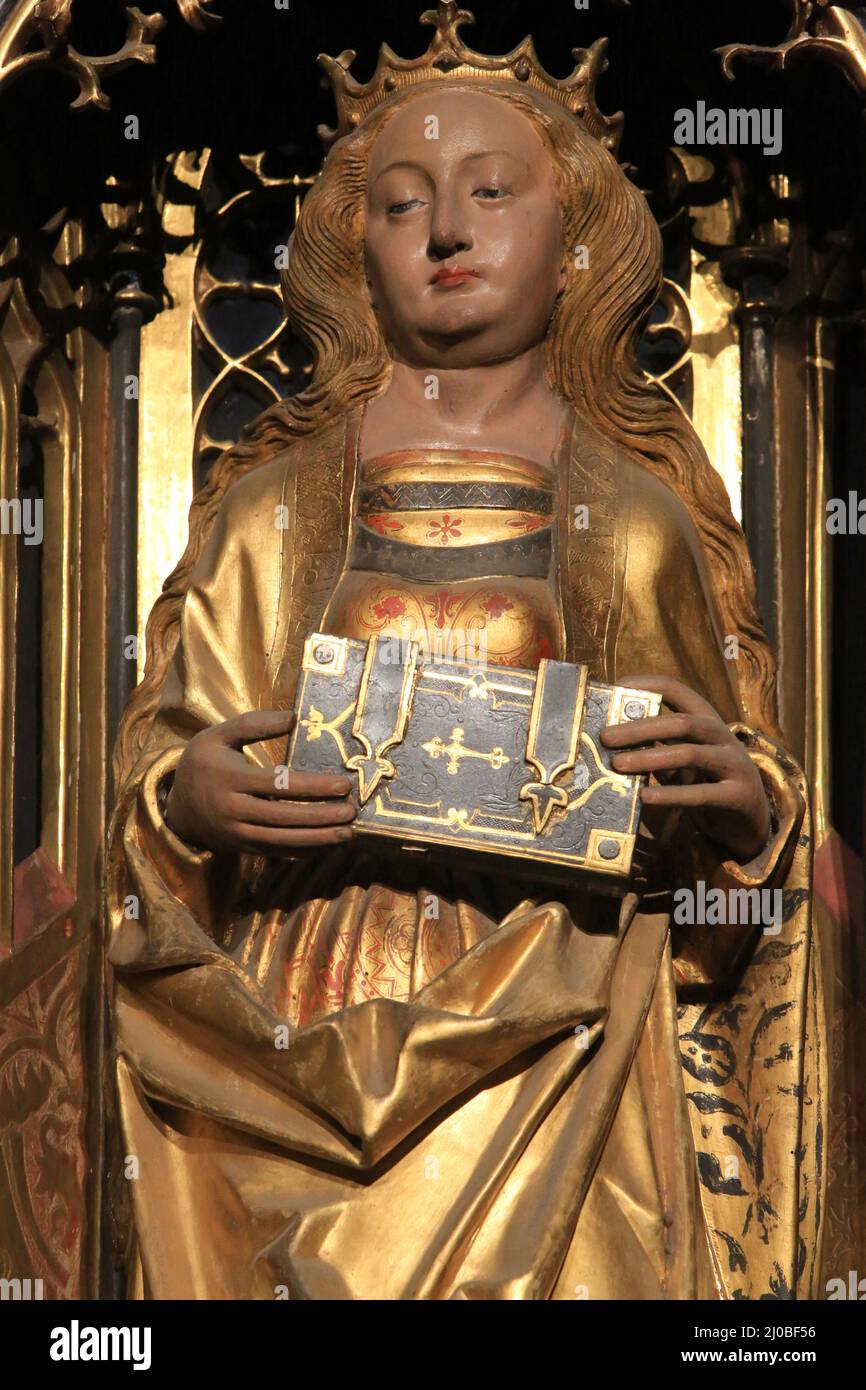 Sculpture sur bois gothique hires stock photography and images Alamy