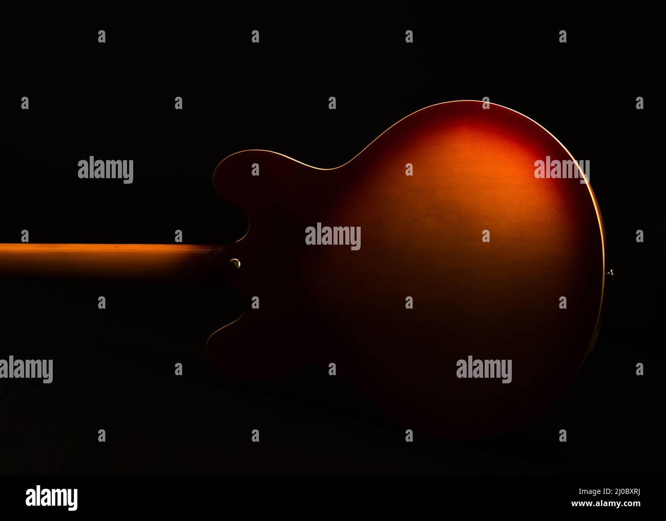 Hollow body guitar hi-res stock photography and images - Alamy