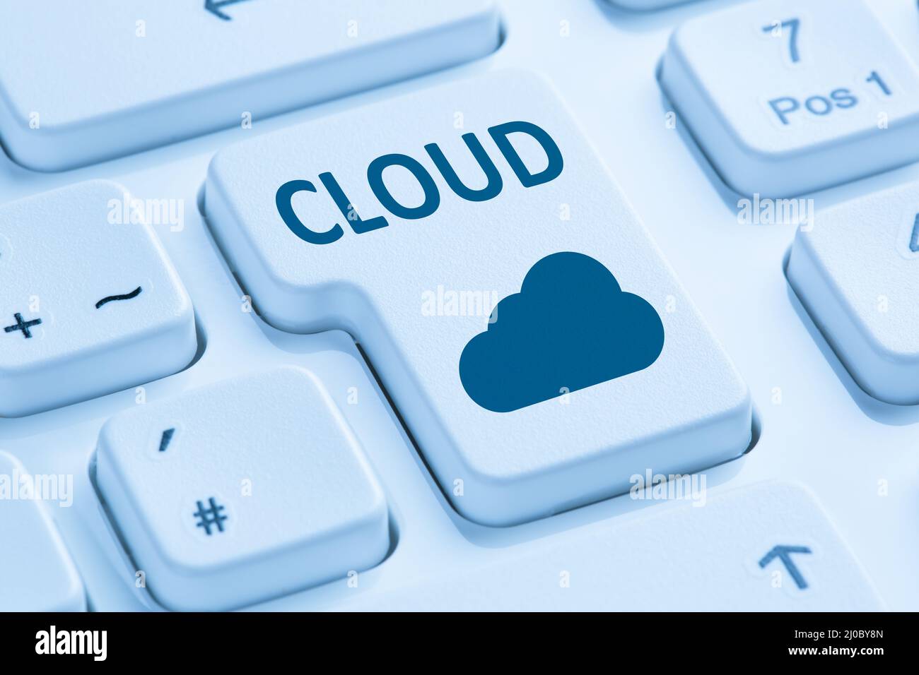 Cloud Computing Wolke online Internet Computer Tastatur blau Stock Photo