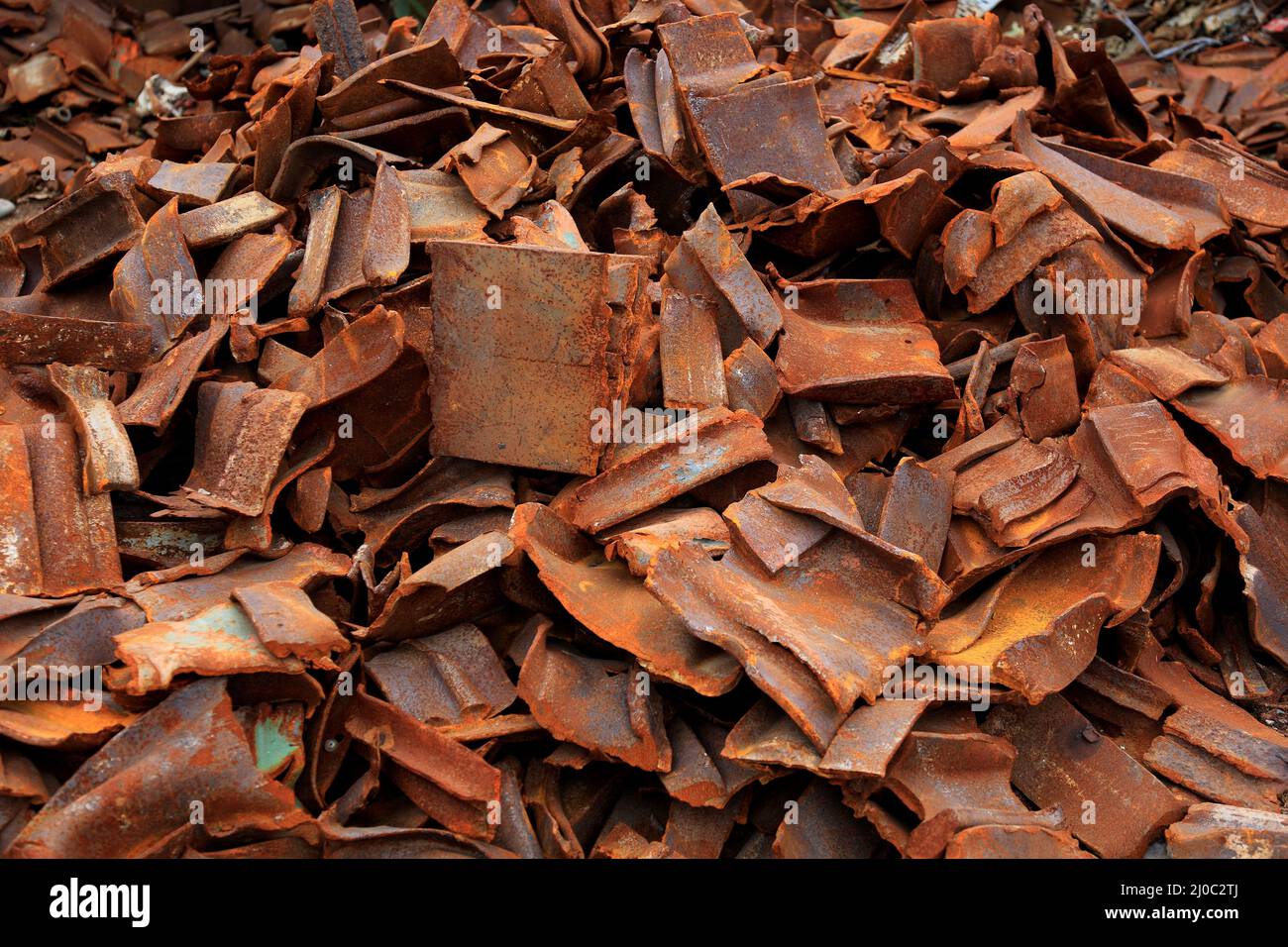 Metallabfälle, Rost, bei einem Altmetallhändler, zum Recycling  /  Metal waste, rust, at a scrap metal dealer, for recycling Stock Photo