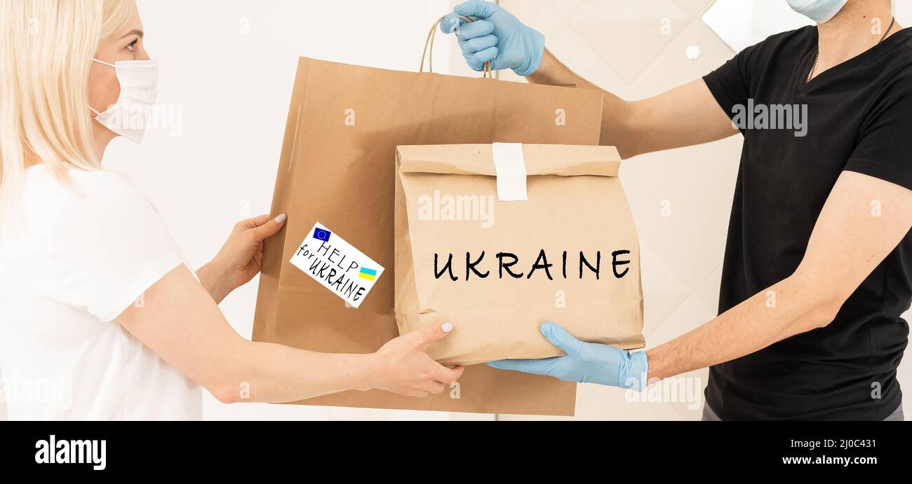 Volunteers Collecting Donations For The Needs Of Ukrainian Migrants ...