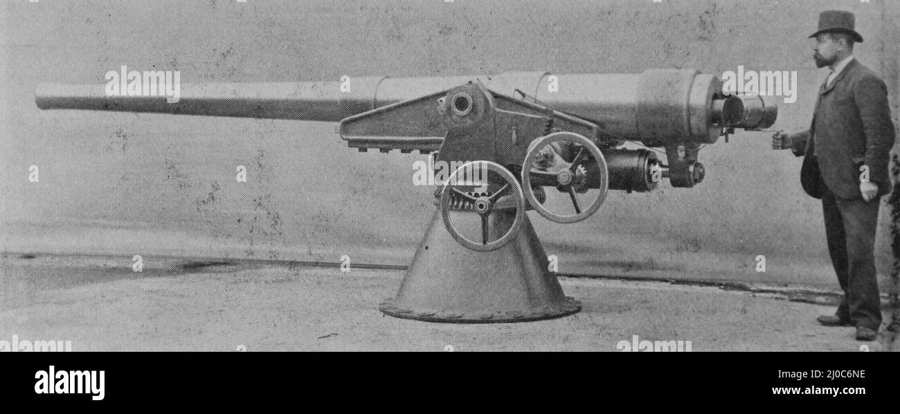The Improved Maxim 45-Pounder Breach Loading Gun; Black and white photograph Stock Photo
