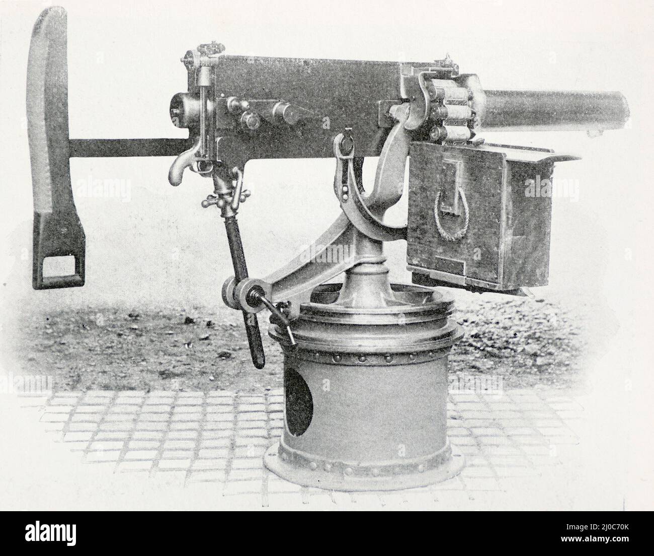 A large Maxim gun, as used in the French and Russian Navies' Black and white photograph Stock Photo