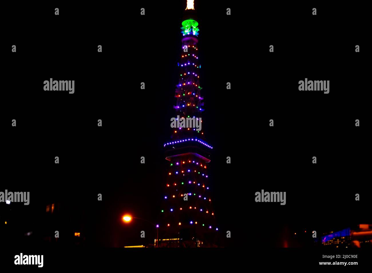 An illuminated Tokyo Tower at night Stock Photo - Alamy