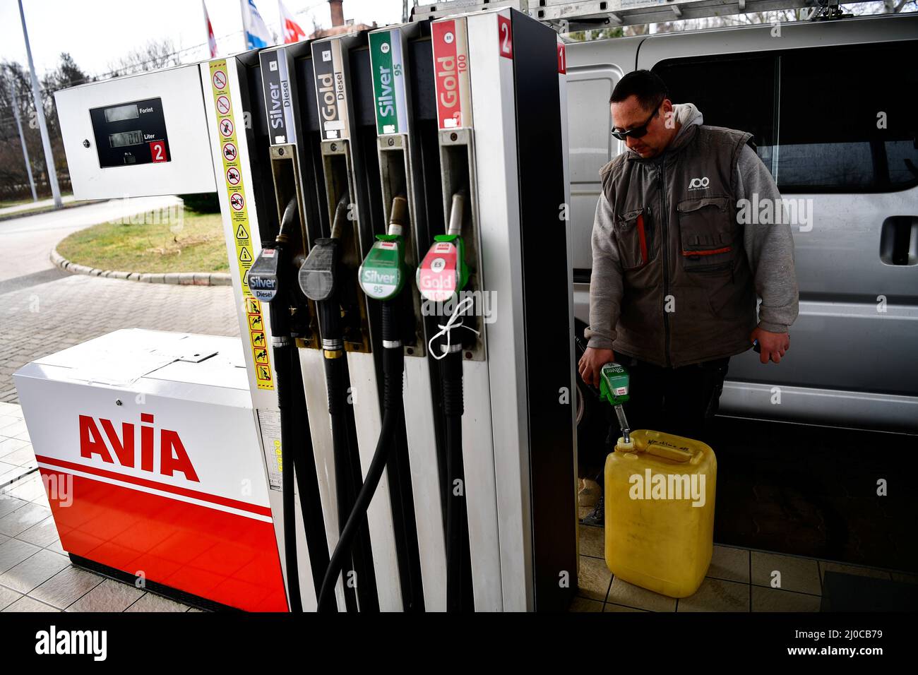 Avia gas hires stock photography and images Alamy