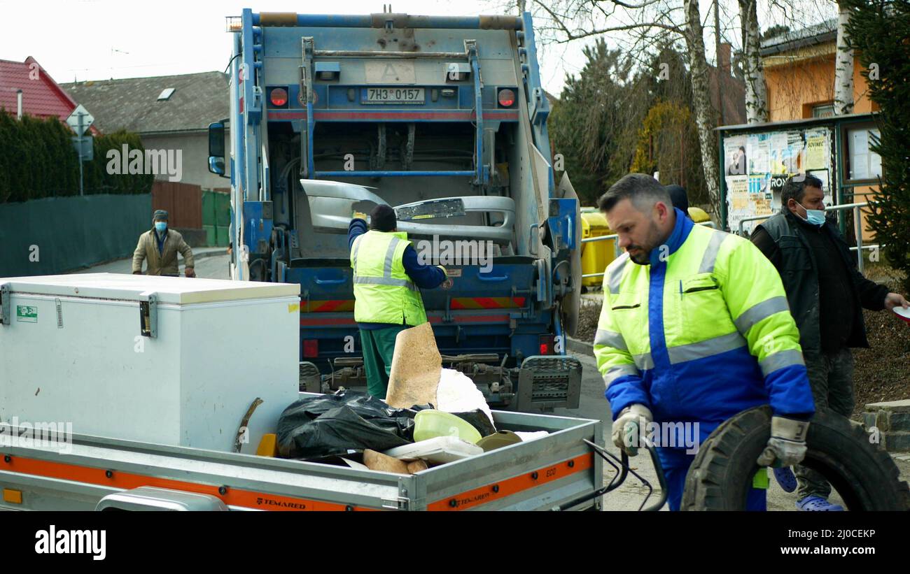 Waste collection large waste detail crushing machine wood boards carpet