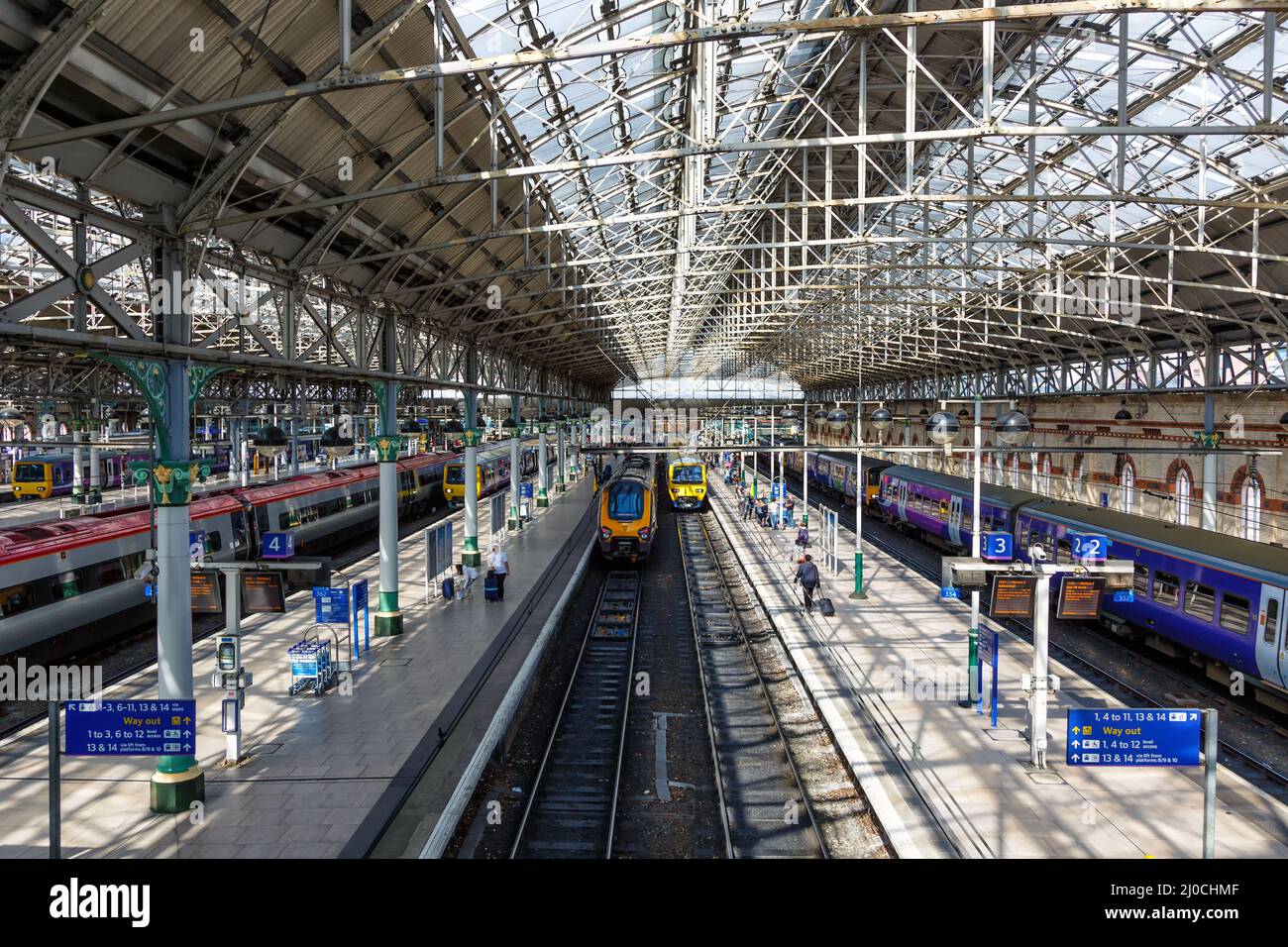 Manchester Piccadilly Station Trains Train England Stock Photo Alamy