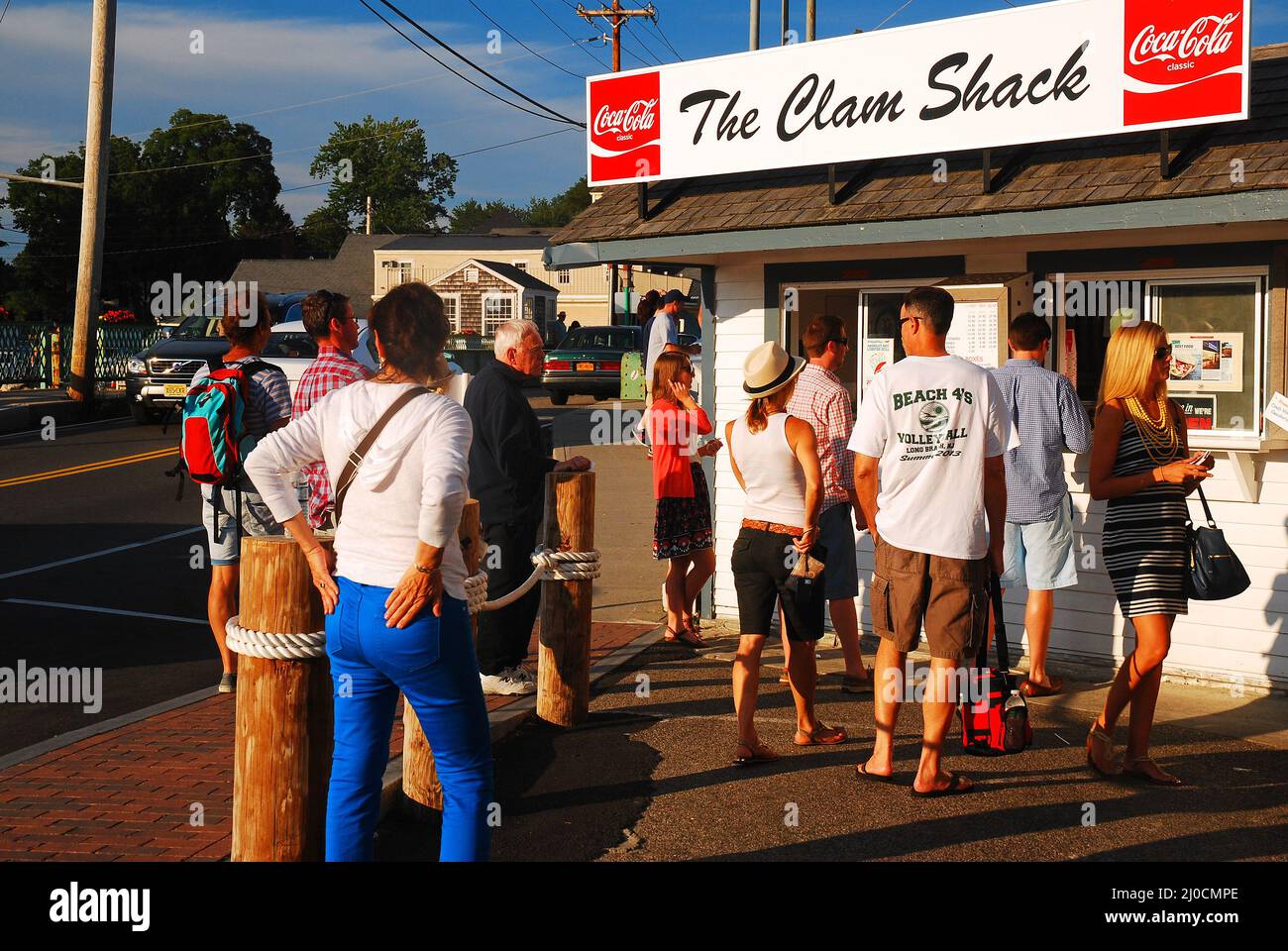 A crowd gathers in front of a popular clam shack on the Maine Coast Stock Photo