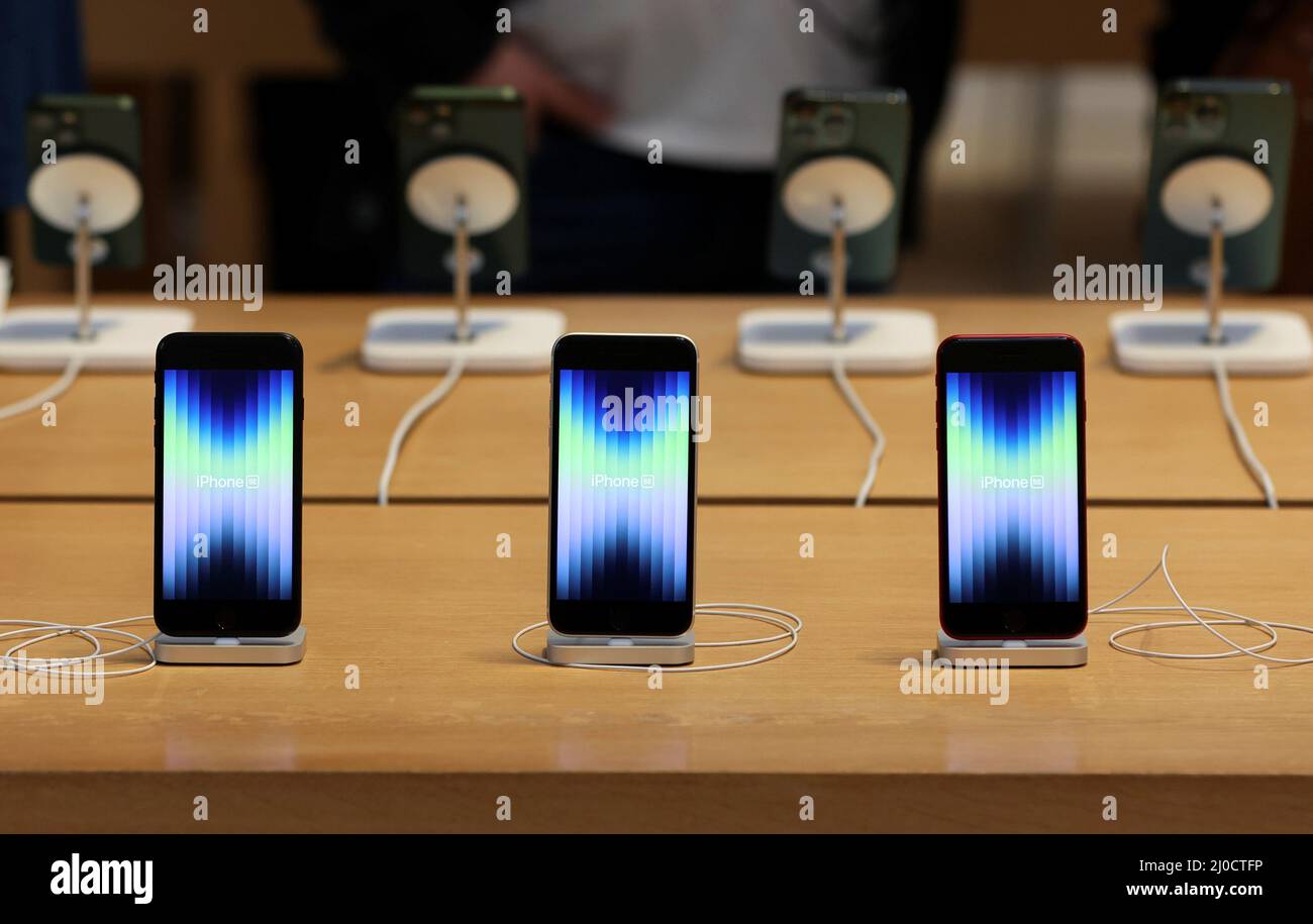 The New Apple Iphone Se Is Displayed At The Apple Store On 5th Avenue Shortly After It Went On Sale In Manhattan In New York City New York U S March 18 22