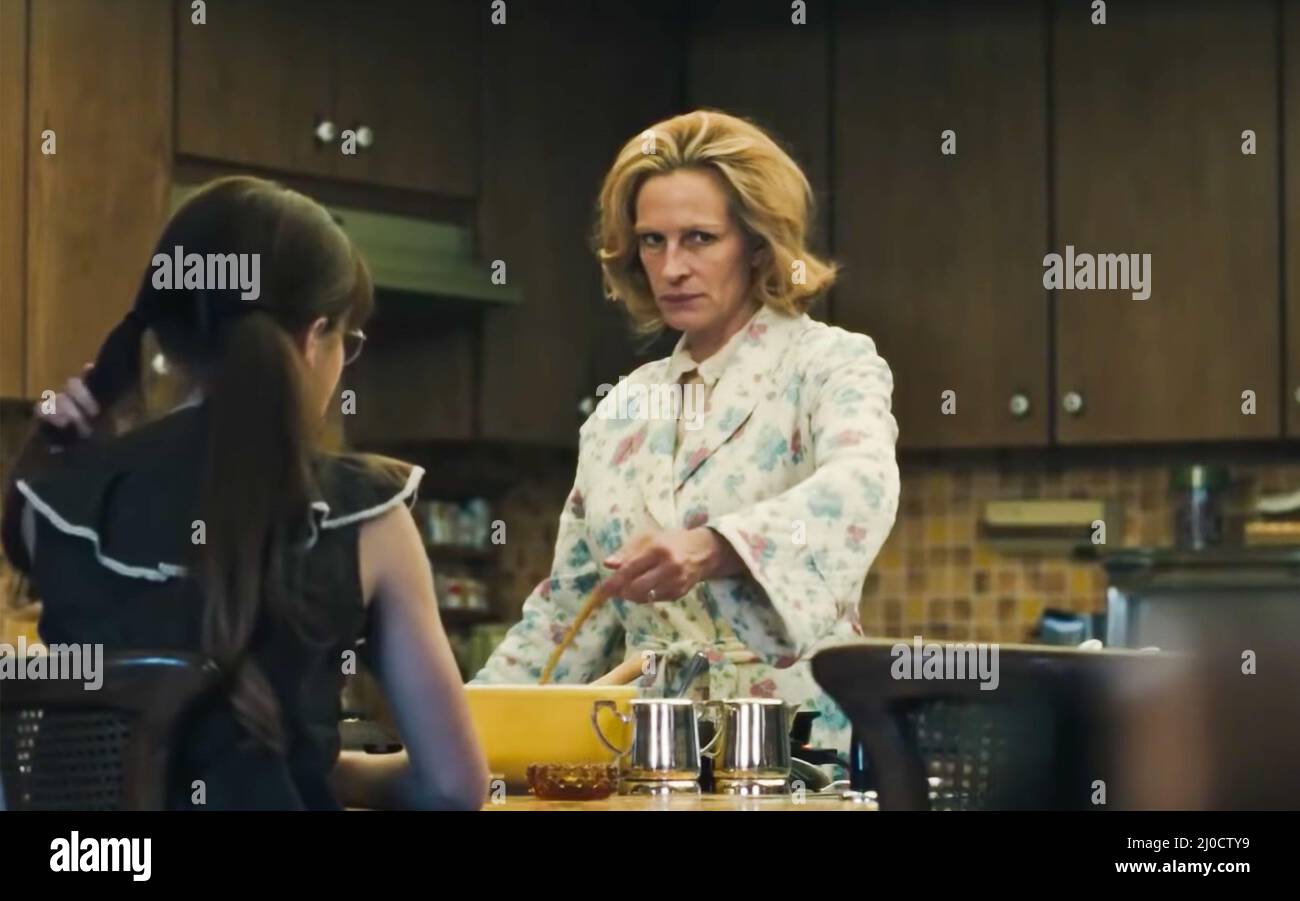 USA. Julia Roberts in a scene from the (C)Starz new series Gaslit