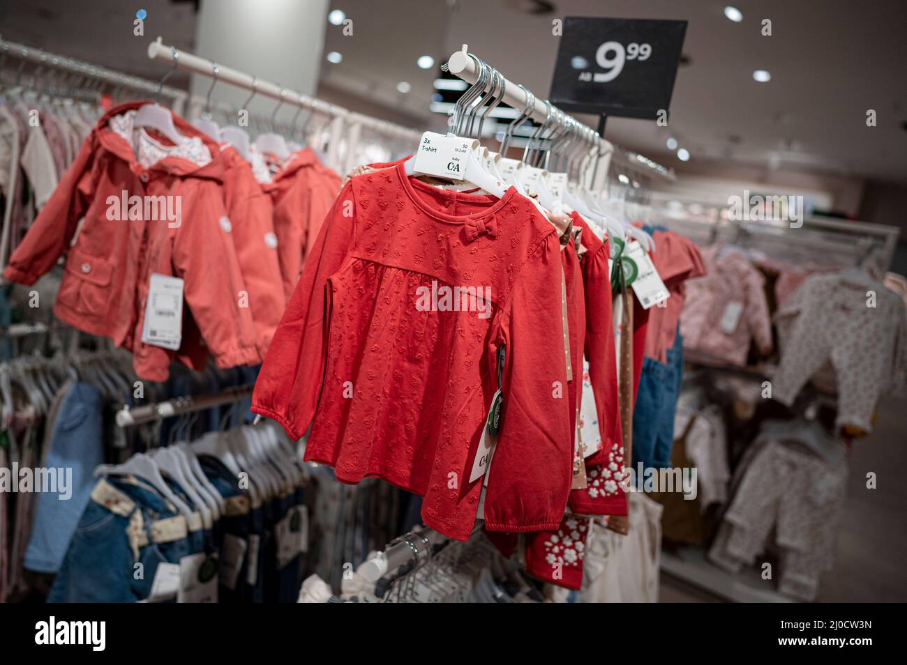 Childrens department hi-res stock photography and images - Alamy