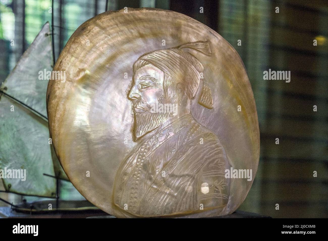 15Apr2015Shivaji carved pearl oyster shellDr.Bhu Daji Museum Mumbai