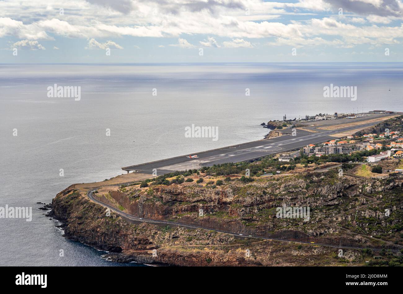 EasyJet plane landing at Madeira Airport Stock Photo