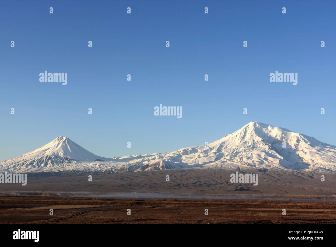 Mount ararat dormant volcano hi-res stock photography and images - Alamy