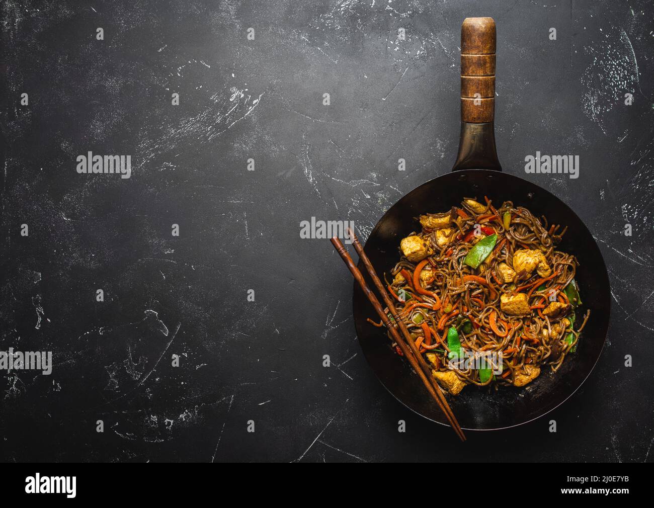Stir fry noodles with chicken and vegetables Stock Photo - Alamy