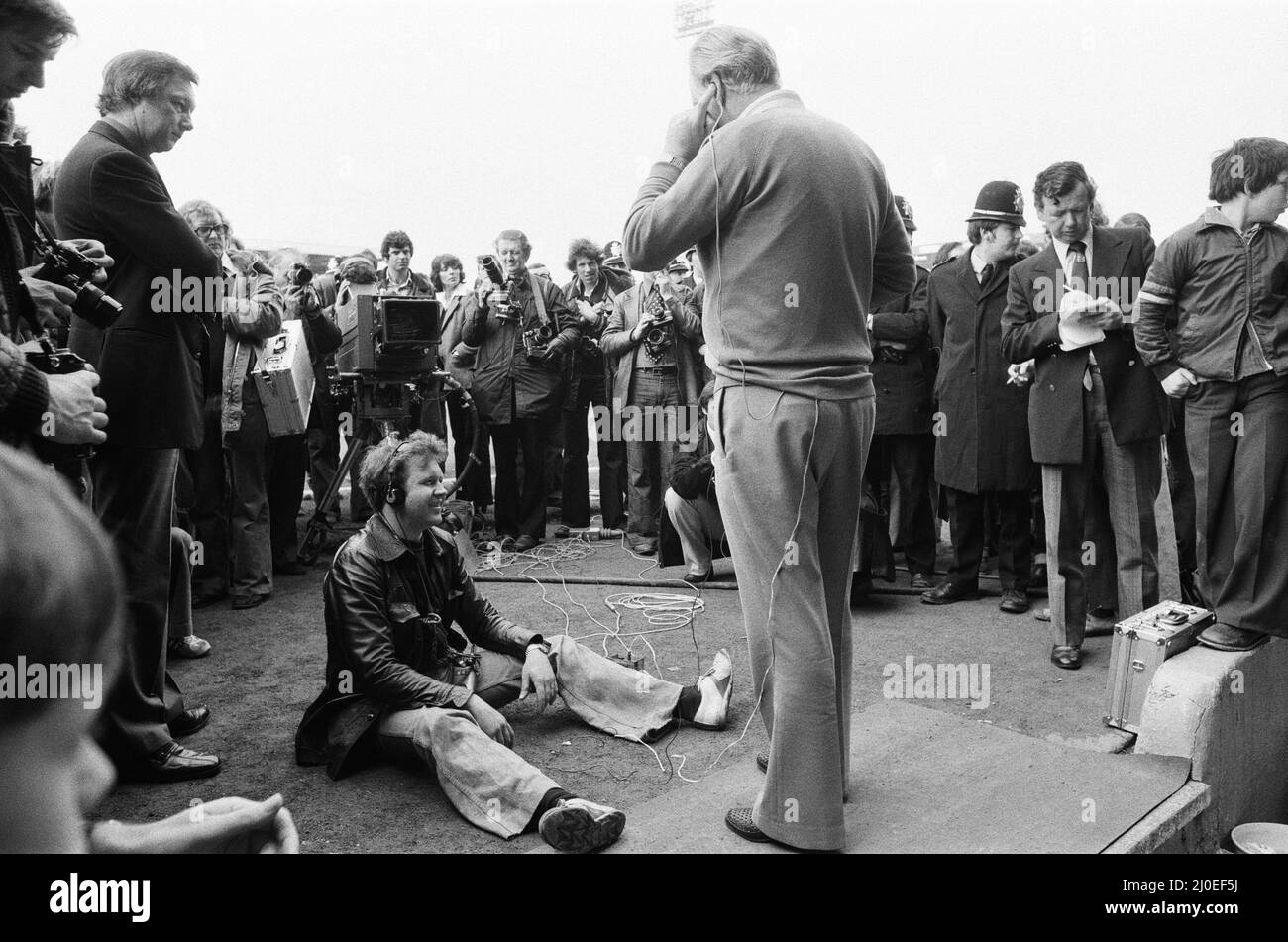 Coventry City v Nottingham Forest at Highfield Road. The game ended 0-0 and that point was enough for Nottingham Forest to take the title. (Picture) Peter Taylor listening to other results. 22nd April 1978 Stock Photo