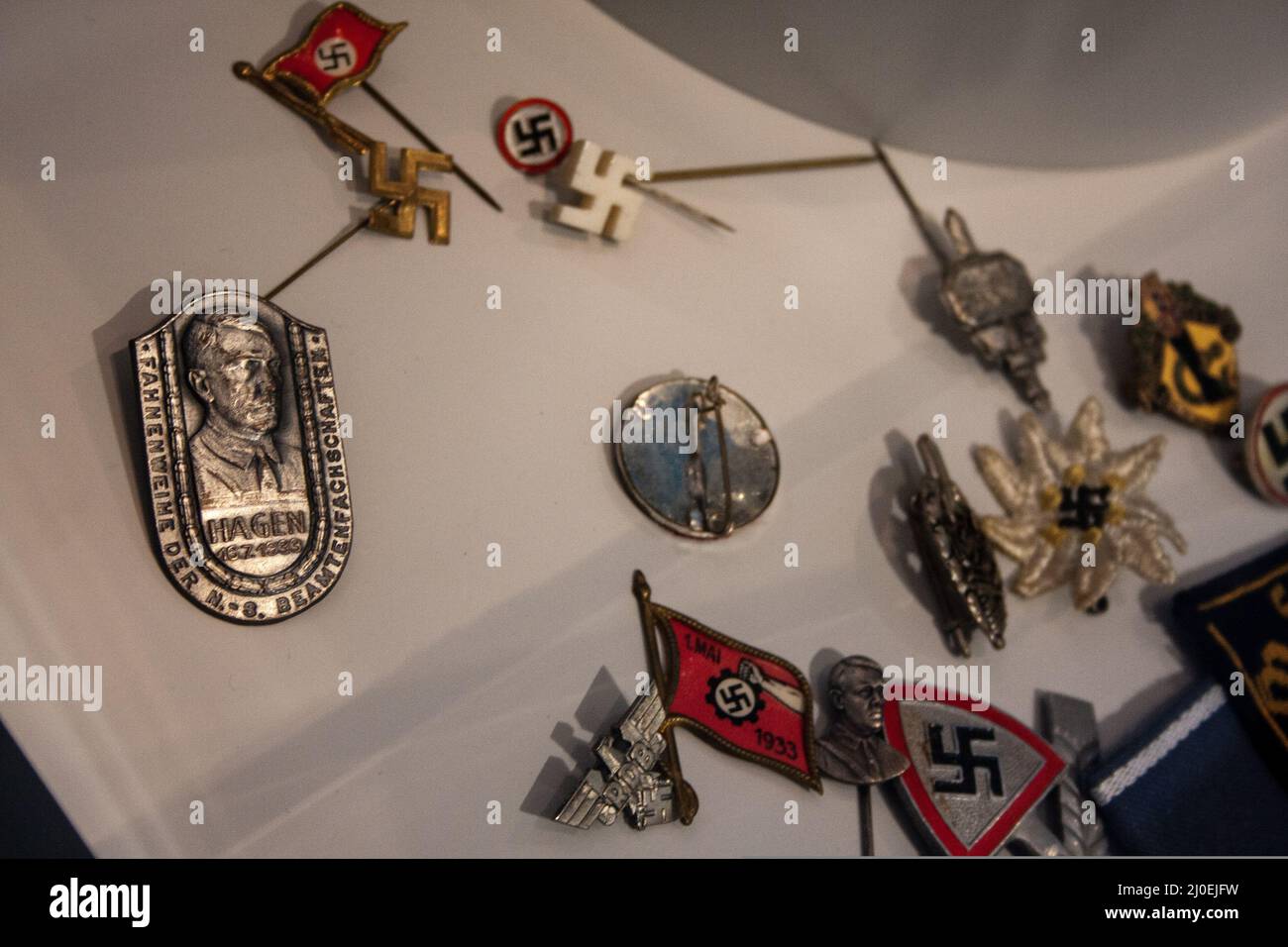 Vintage military memorabilia hi-res stock photography and images - Alamy
