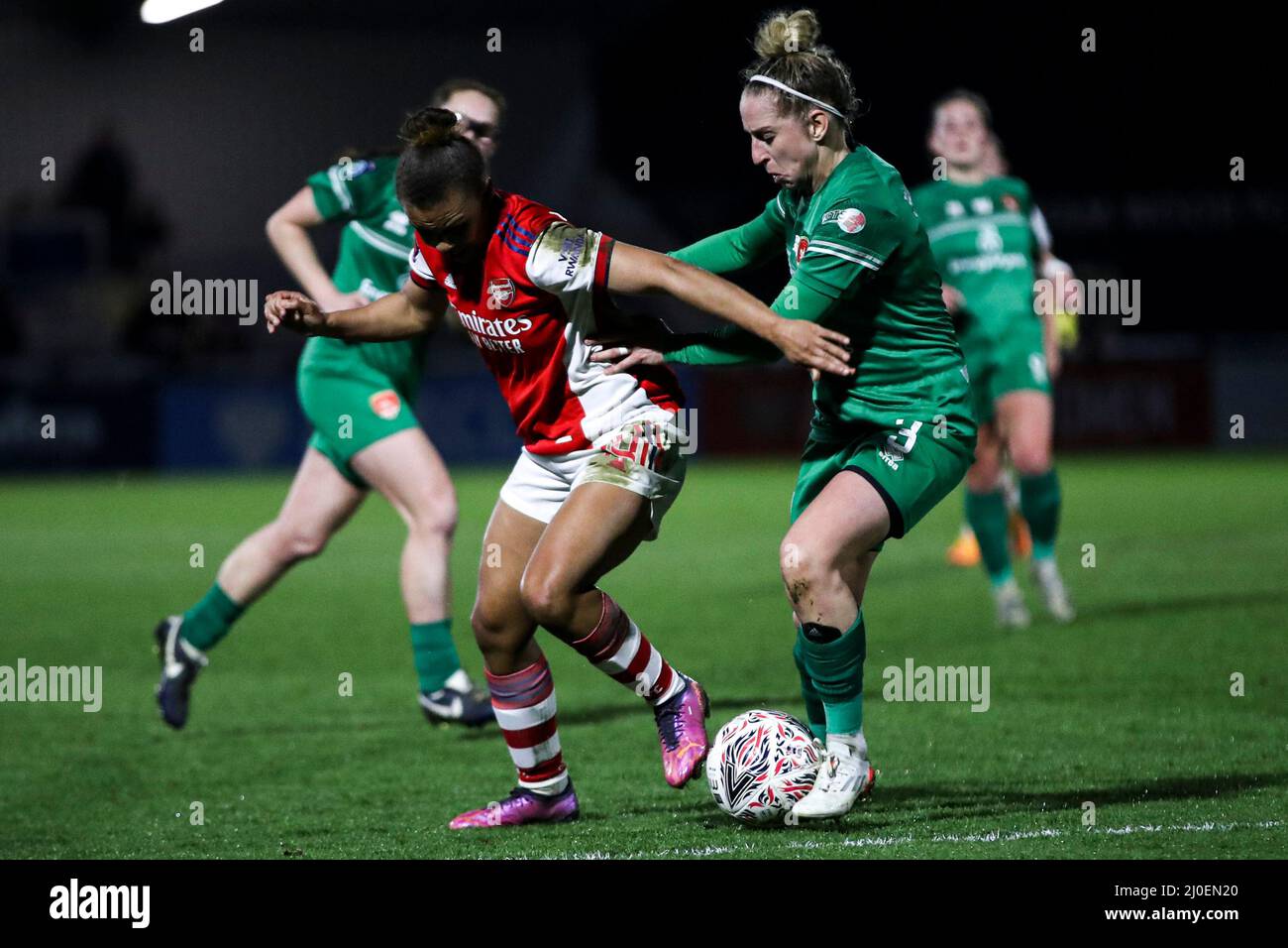 Borehamwood, UK. MAR 18TH Nikita Parris battles for the ball during the Vitality Women's FA Cup match between Arsenal and Coventry United at Meadow Park, Borehamwood on Friday 18th March 2022. (Credit: Tom West | MI News) Credit: MI News & Sport /Alamy Live News Stock Photo