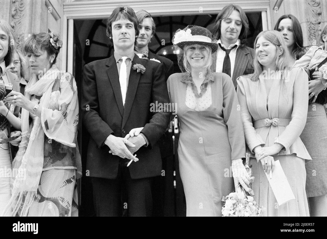 Marianne Faithfull (32) weds Ben Brierly, 8th July 1979 Stock Photo Alamy
