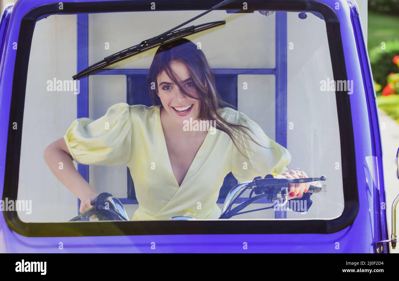Business lady expensive car hi-res stock photography and images - Alamy