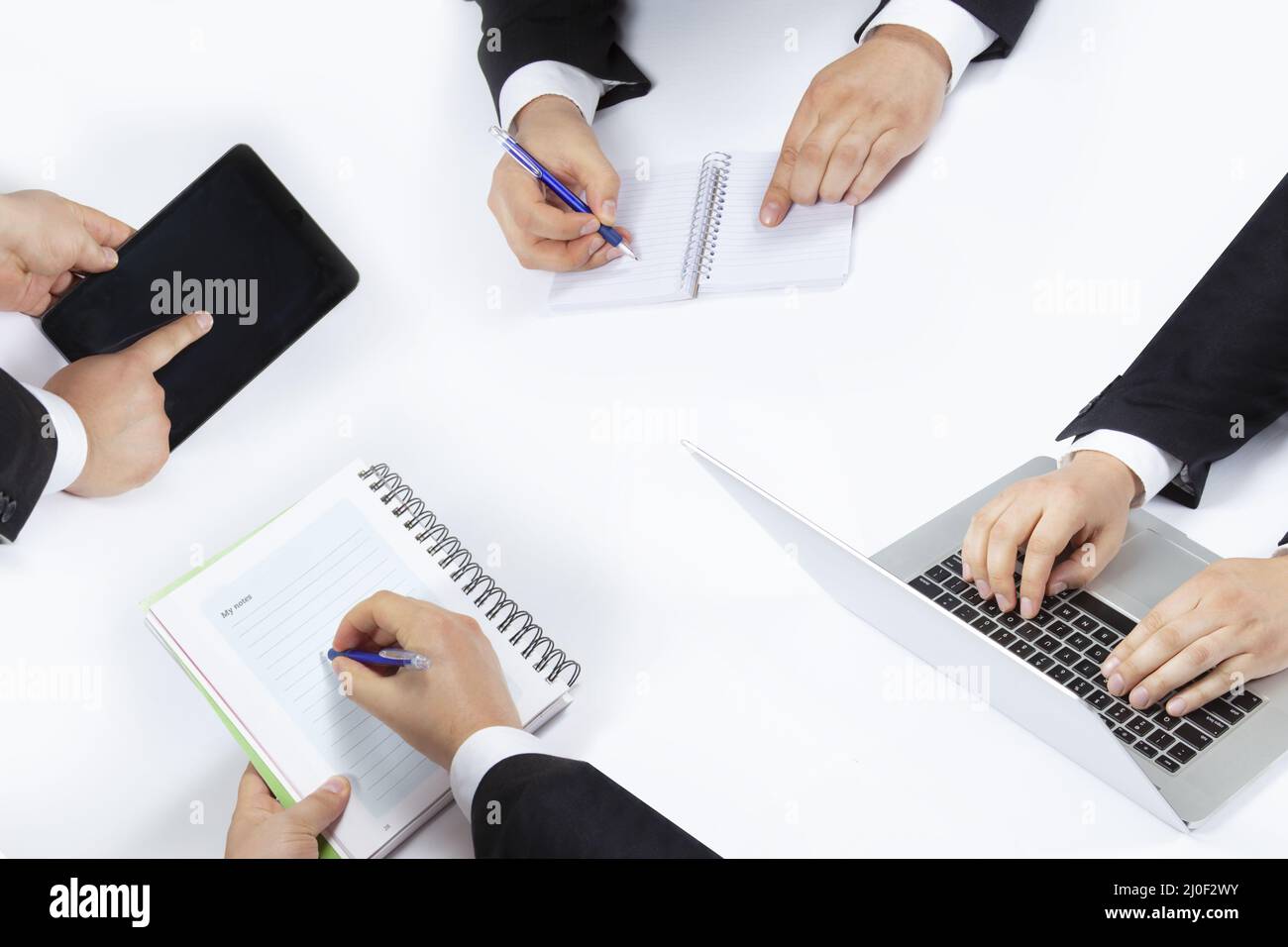 Business people notes tablet hi-res stock photography and images - Alamy