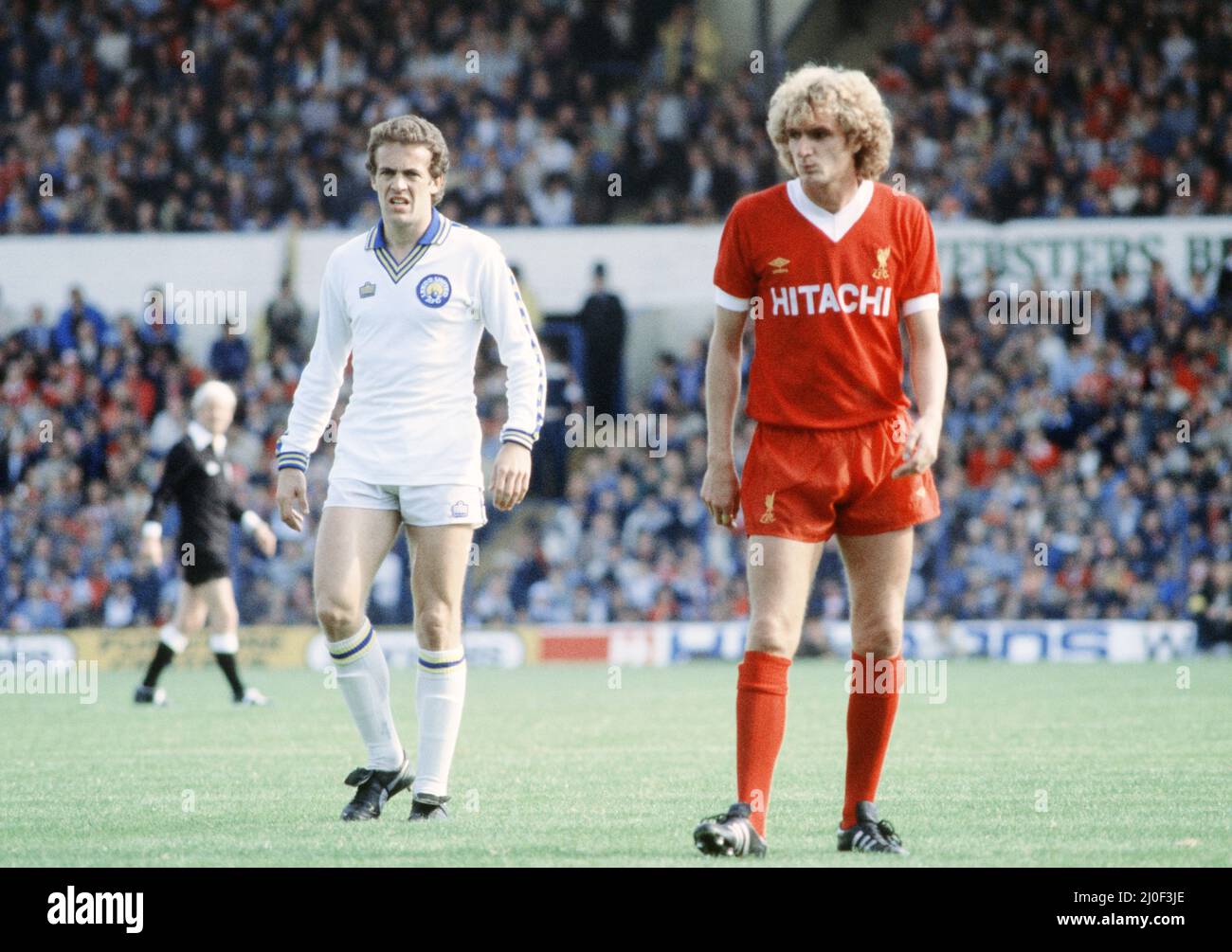 English League Division One match at  Elland Road.  Leeds United 1 v Liverpool 1. Alan Curtis of Leeds (left) with Phil Thompson of Liverpool, wearing the new Hitachi sponsored strip.  15th September 1979. Stock Photo