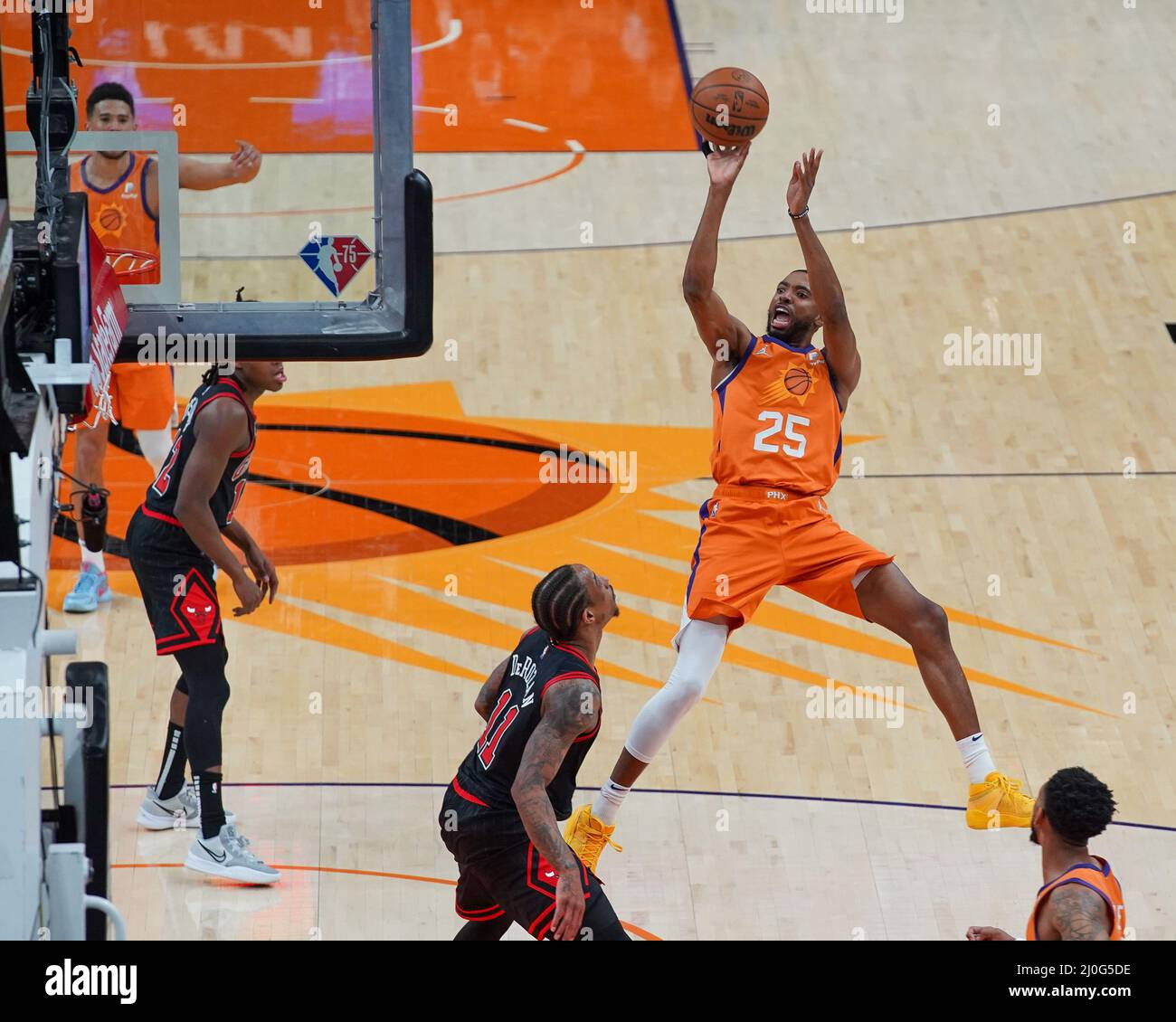 Phoenix suns court hi-res stock photography and images - Alamy