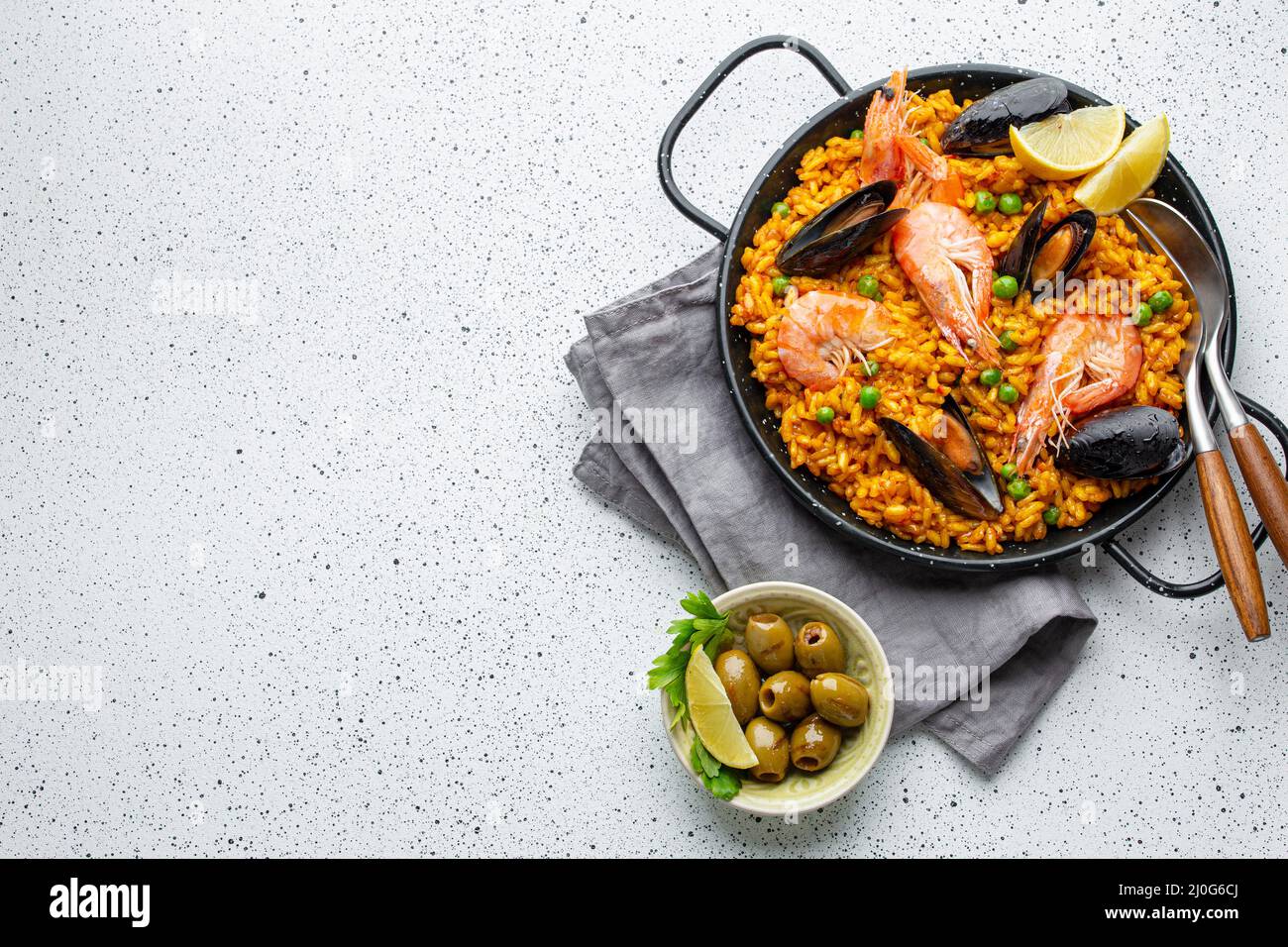Traditional Spanish seafood paella Stock Photo Alamy