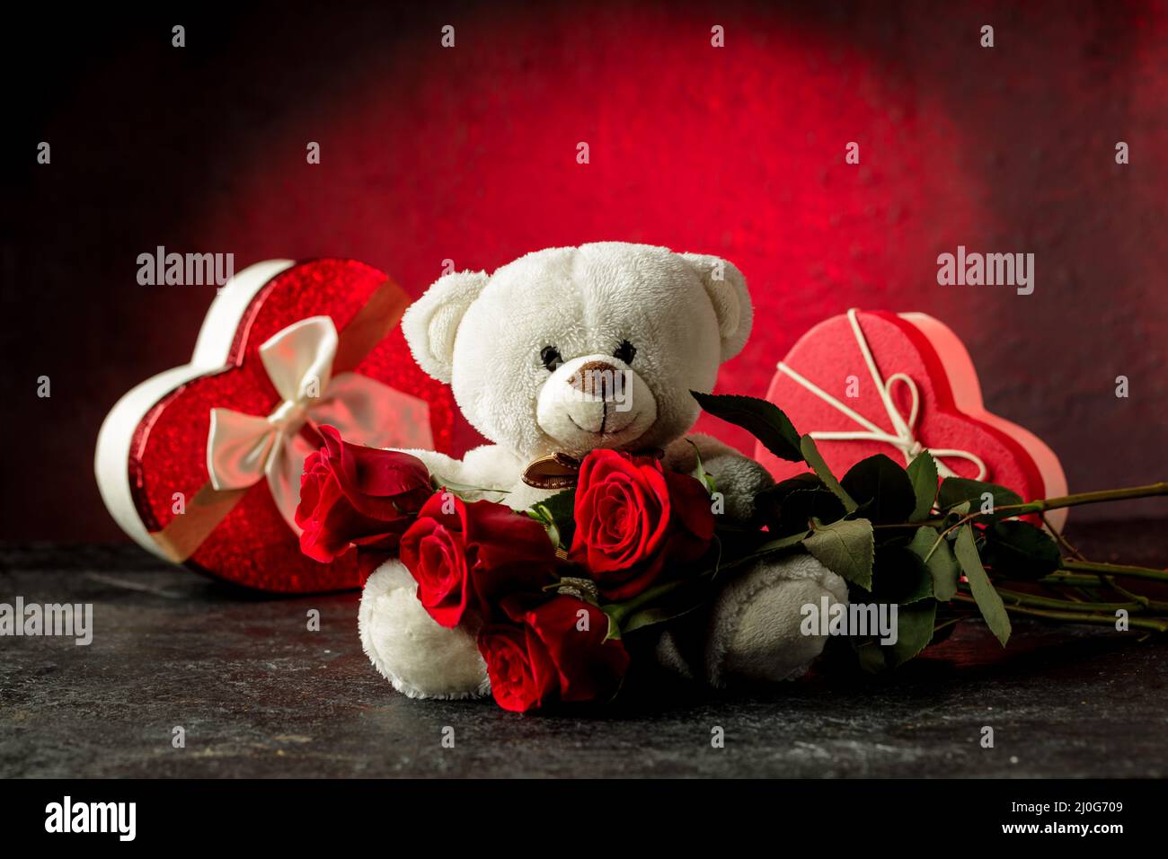 Teddy Bears With Hearts And Roses